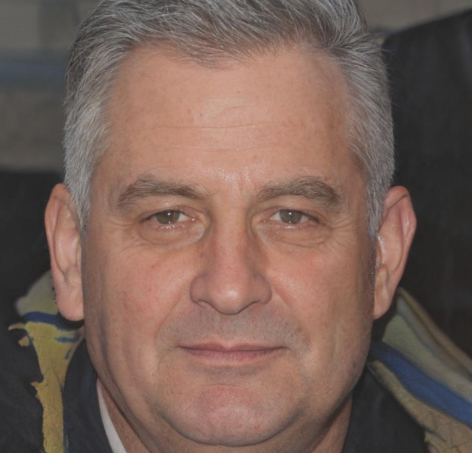 Portrait von Lukas Stromer, Kundenberater bei lumaranoveo